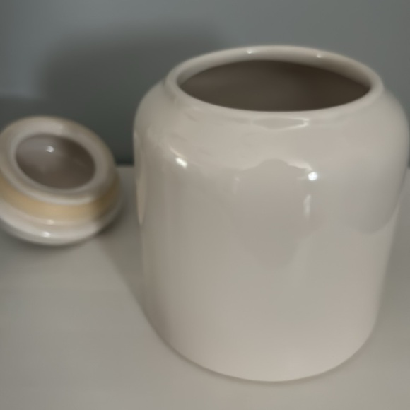 ✨SOLD✨Rae Dunn Little Mermaid Canister - Picture 4 of 4